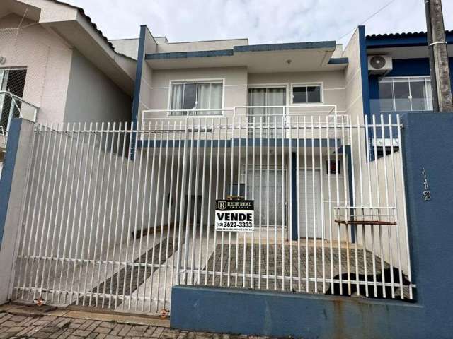 Sobrado para Venda em Guarapuava, Boqueirão, 3 dormitórios, 1 suíte, 1 banheiro, 2 vagas