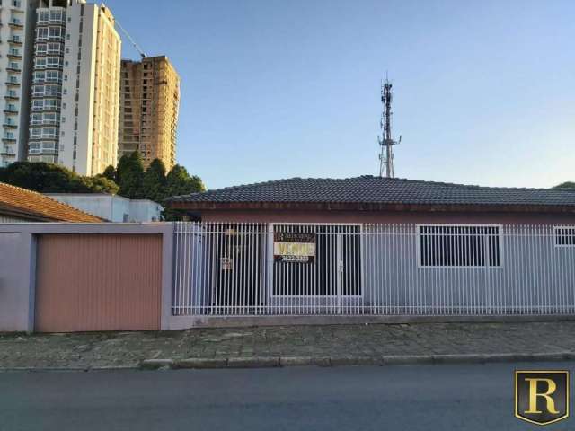 Casa para Venda em Guarapuava, Batel, 3 dormitórios, 2 suítes, 2 banheiros, 4 vagas