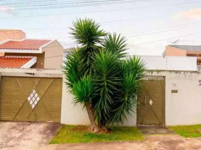 Casa para Venda em Guarapuava, Santa Cruz, 4 dormitórios, 1 suíte, 2 vagas