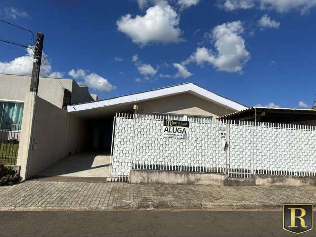 Casa para Locação em Guarapuava, Trianon, 3 dormitórios, 1 suíte, 3 banheiros, 2 vagas