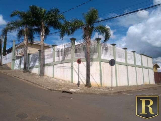 Casa para Venda em Guarapuava, Santana, 3 dormitórios, 1 suíte, 1 banheiro