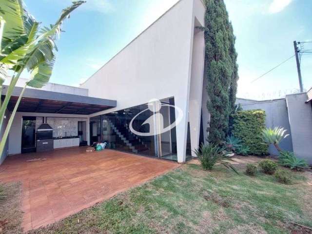 Casa com 3 quartos para alugar no Alto Umuarama, Uberlândia  por R$ 5.300