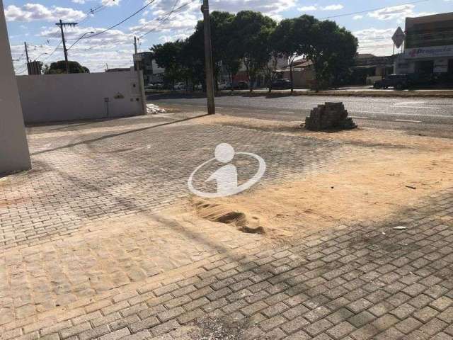 Barracão / Galpão / Depósito para alugar no Jardim Holanda, Uberlândia  por R$ 7.500