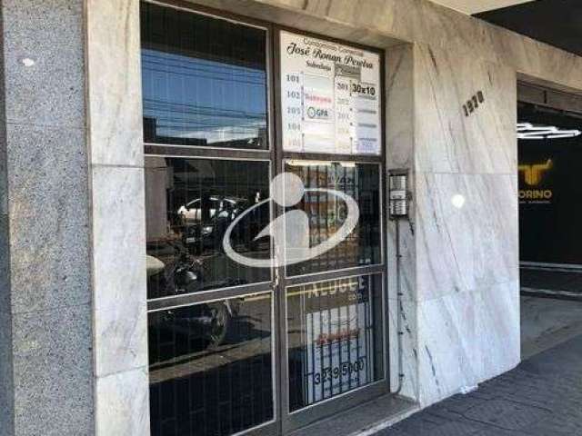 Sala comercial com 1 sala para alugar na Nossa Senhora Aparecida, Uberlândia  por R$ 900