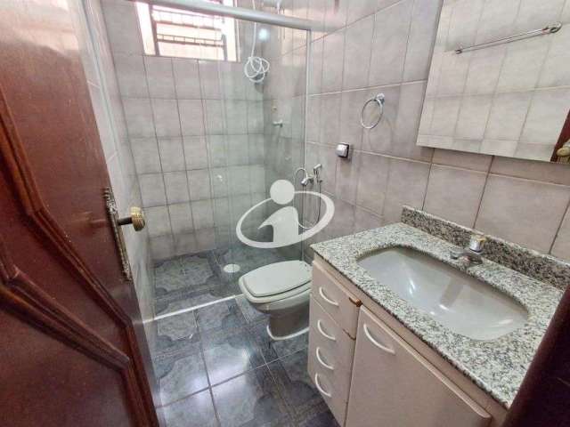 Casa com 3 quartos para alugar no Jardim Karaíba, Uberlândia  por R$ 3.000