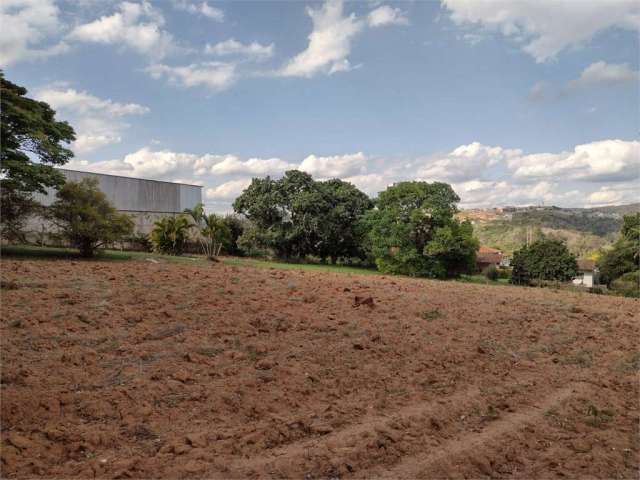 Terreno à venda em Pinheirinho - SP