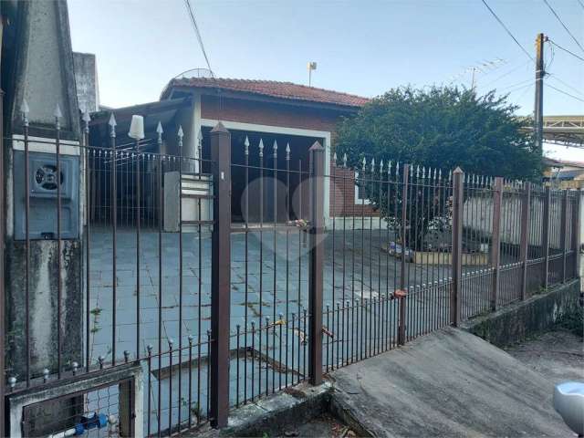 Casa com 3 quartos à venda em Santa Claudina - SP