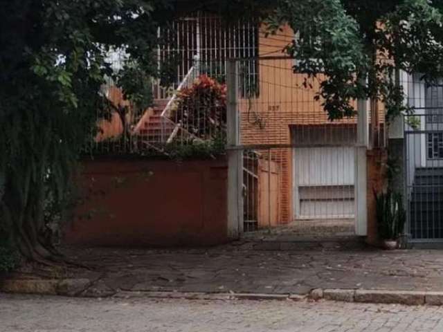 Casa com 3 quartos à venda na Avenida Iguassu, 237, Petrópolis, Porto Alegre por R$ 1.600.000