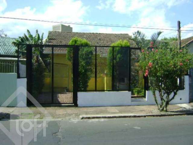 Casa em condomínio fechado com 2 quartos à venda na Padre José Massimi, 42, Passo da Areia, Porto Alegre por R$ 640.000