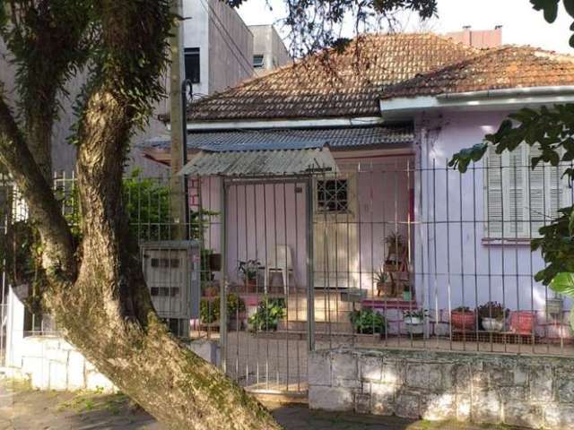 Casa com 2 quartos à venda na Rua Chile, 729, Jardim Botânico, Porto Alegre por R$ 800.000