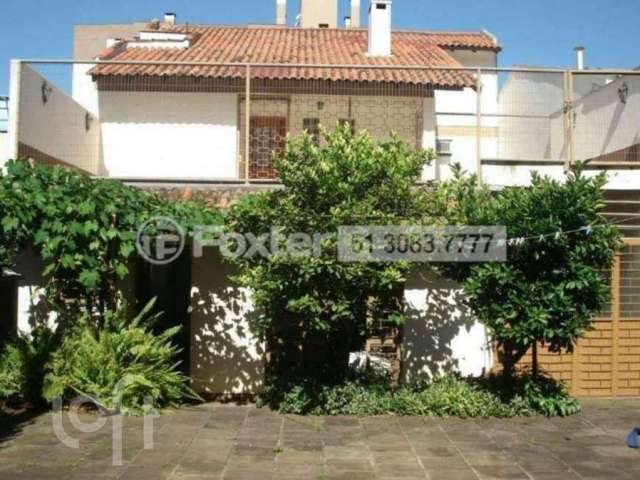 Casa com 5 quartos à venda na Portugal, 475, Higienópolis, Porto Alegre por R$ 1.400.000