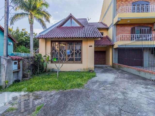 Casa em condomínio fechado com 3 quartos à venda na Vicente Monteggia, 1010, Santana, Porto Alegre por R$ 550.000