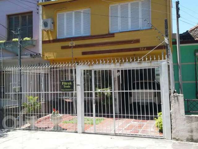 Casa com 4 quartos à venda na Rua São Francisco, 724, Santana, Porto Alegre por R$ 860.000