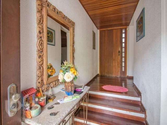 Casa com 4 quartos à venda na Rua Miguel Tostes, 806, Rio Branco, Porto Alegre por R$ 1.700.000