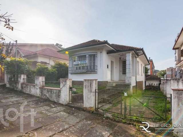 Casa com 2 quartos à venda na Rua Borges do Canto, 254, Petrópolis, Porto Alegre por R$ 1.105.800