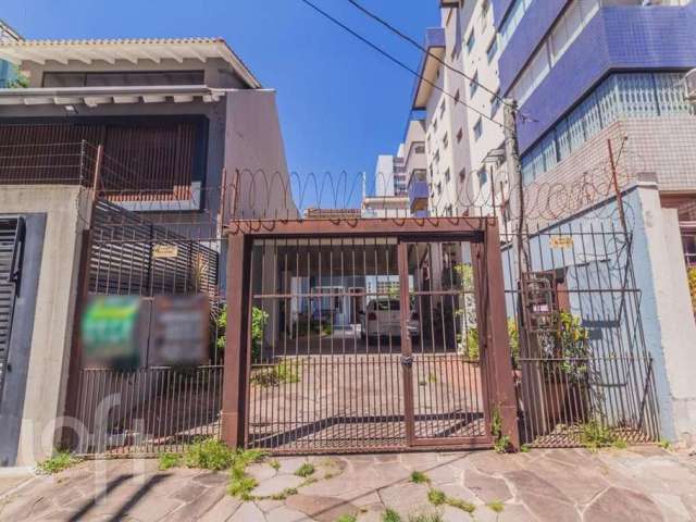 Casa com 3 quartos à venda na Avenida Lavras, 609, Petrópolis, Porto Alegre por R$ 1.300.000