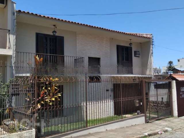 Casa com 3 quartos à venda na Rua Engenheiro Alfredo Mayer Waldeck, 65, São João, Porto Alegre por R$ 899.000