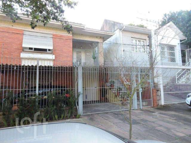 Casa em condomínio fechado com 3 quartos à venda na Portugal, 1035, Higienópolis, Porto Alegre por R$ 950.000