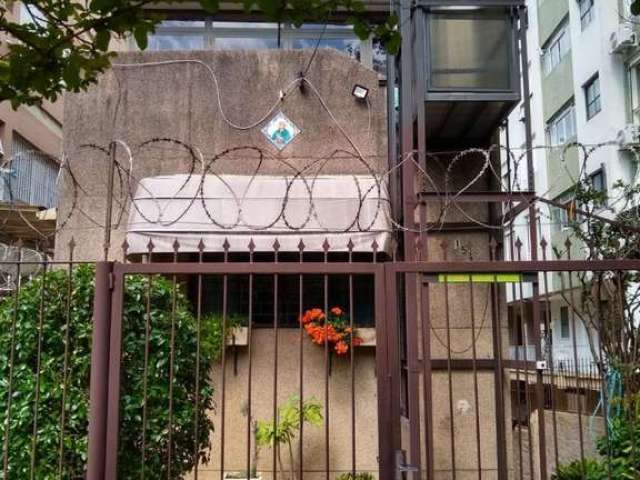 Casa com 4 quartos à venda na Rua Eça de Queiroz, 156, Petrópolis, Porto Alegre por R$ 1.800.000