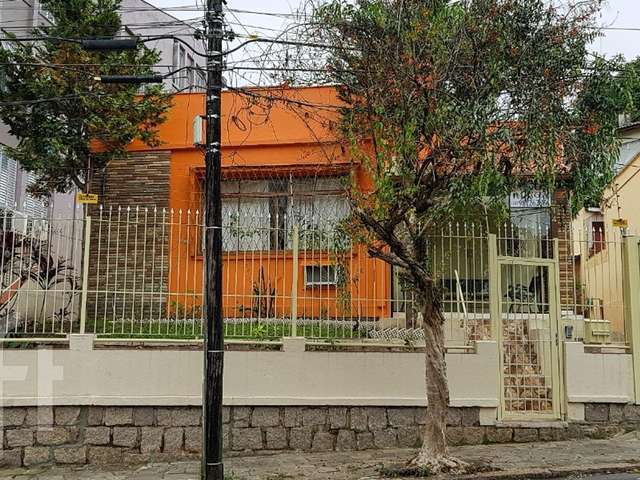 Casa em condomínio fechado com 3 quartos à venda na Rua Artigas, 214, Petrópolis, Porto Alegre por R$ 954.000