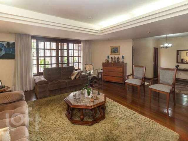 Casa com 4 quartos à venda na Rua Guararapes, 129, Petrópolis, Porto Alegre por R$ 1.950.000