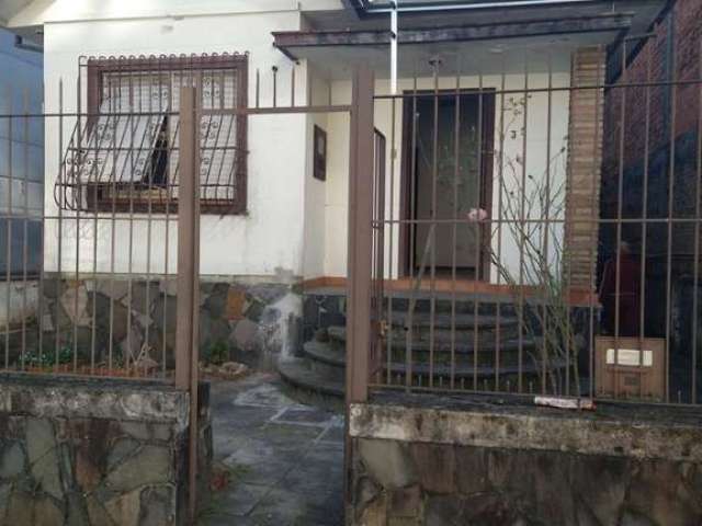 Casa com 3 quartos à venda na Rua Artur Fabião Carneiro, 35, Passo da Areia, Porto Alegre por R$ 750.000