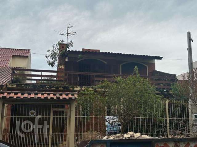 Casa com 2 quartos à venda na Rua Azevedo Sodré, 300, Passo da Areia, Porto Alegre por R$ 900.000