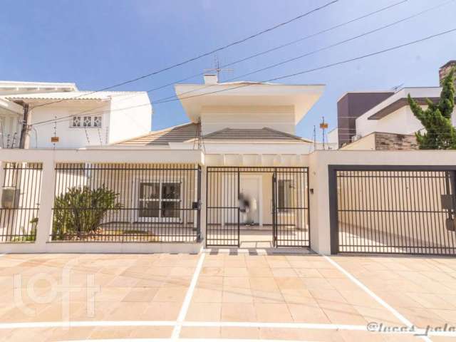 Casa com 3 quartos à venda na Rua Maria Agiova Ghilardi, 6, Centro, Canoas por R$ 1.290.000