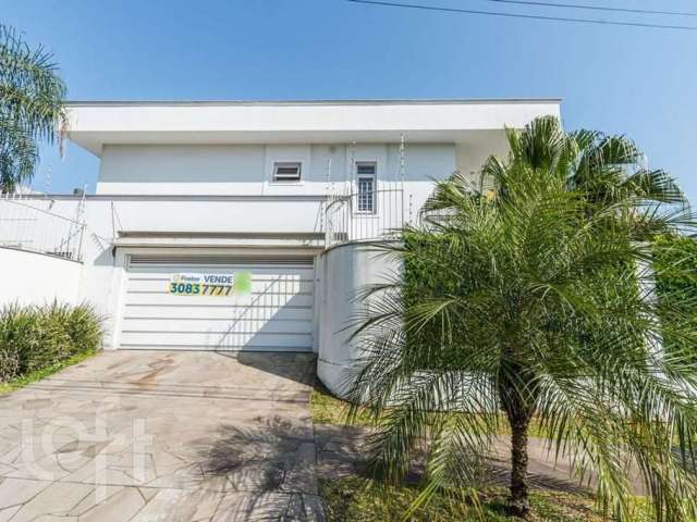 Casa com 3 quartos à venda na Rua País de Gales, 153, Marechal Rondon, Canoas por R$ 3.000.000