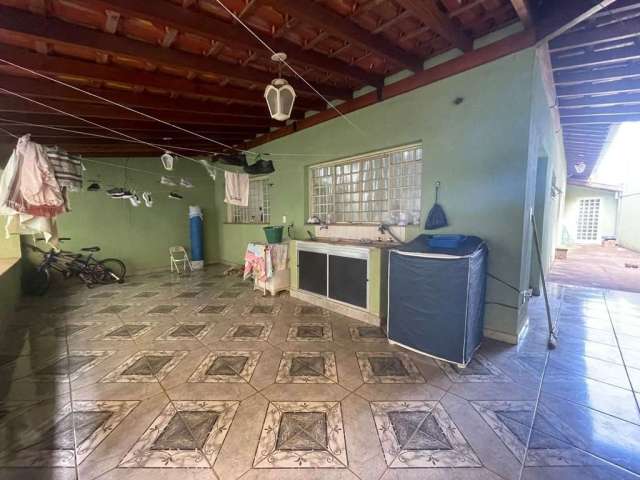 Casa com 2 quartos à venda na Rua Rio de Janeiro, Santa Maria, Uberaba, 140 m2 por R$ 450.000