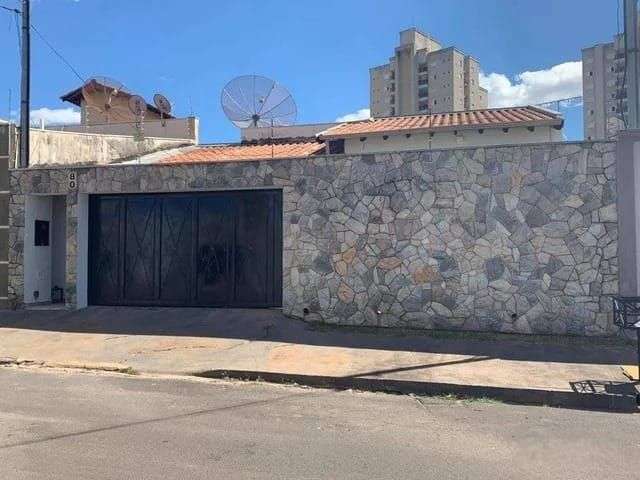 Casa com 3 quartos à venda na Avenida Maranhão, Santa Maria, Uberaba, 187 m2 por R$ 700.000