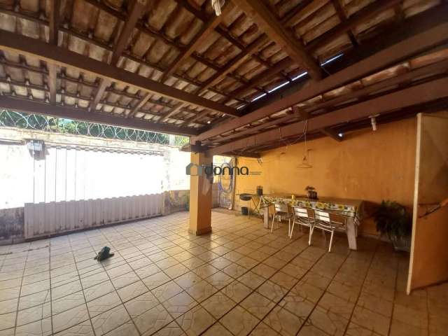 Casa com 3 quartos à venda na Rua Canarinho, Conjunto Pontal, Uberaba por R$ 280.000