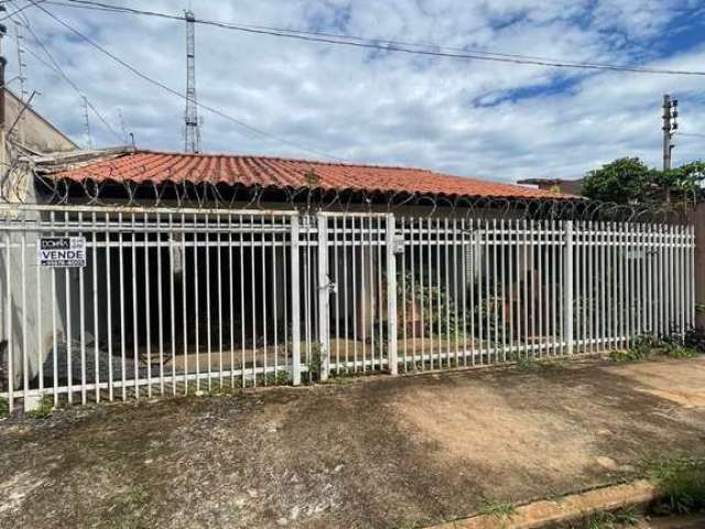 Casa com 3 quartos à venda na Rua Bento Ferreira, Mercês, Uberaba, 180 m2 por R$ 450.000