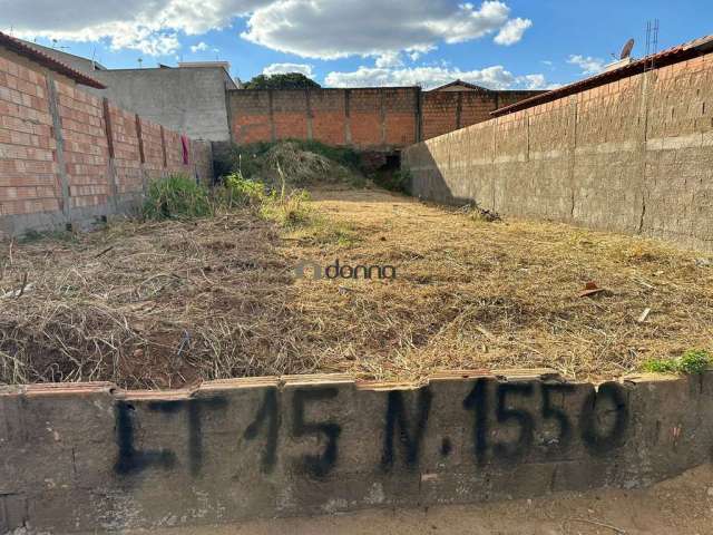 Terreno à venda na Praça Lago Azul, Conjunto Costa Telles II, Uberaba por R$ 100.000