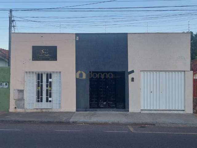 Casa com 3 quartos à venda na Avenida Elias Cruvinel, Boa Vista, Uberaba por R$ 450.000