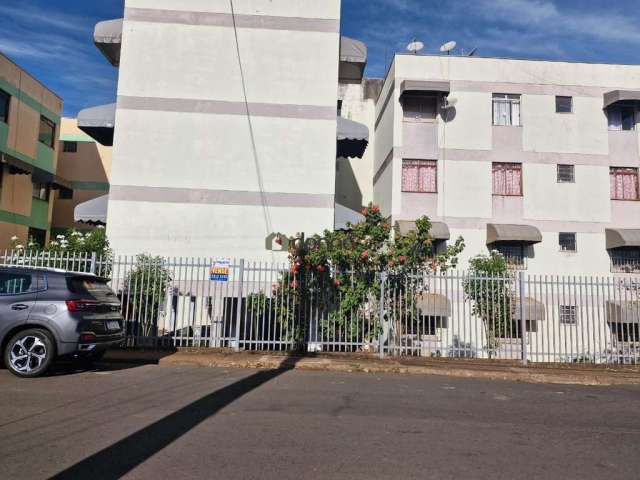 Apartamento com 3 quartos à venda na Avenida Doutor Hélio Luiz da Costa, Conjunto Guanabara, Uberaba por R$ 165.000