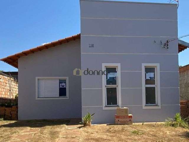 Casa com 2 quartos à venda na Rua Outono, Vila Arquelau, Uberaba por R$ 250.000