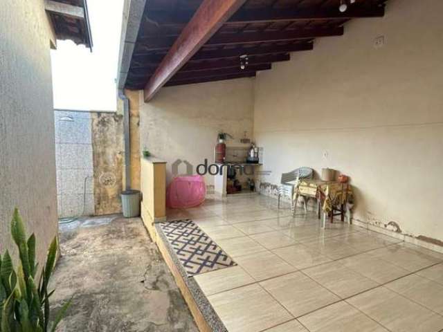 Casa com 4 quartos à venda na Rua Heitor Meireles, Conjunto Frei Eugênio, Uberaba por R$ 400.000