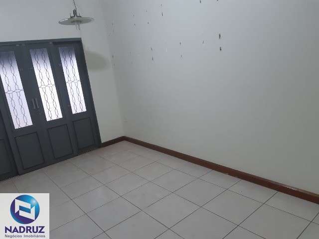 Casa de Luxo na Vila Imperial: 3 Quartos, 1 Suíte, 2 Salas, 2 Banheiros, 7 Vagas de Garagem, 380m² em São José do Rio Preto-SP. Venha Conferir!