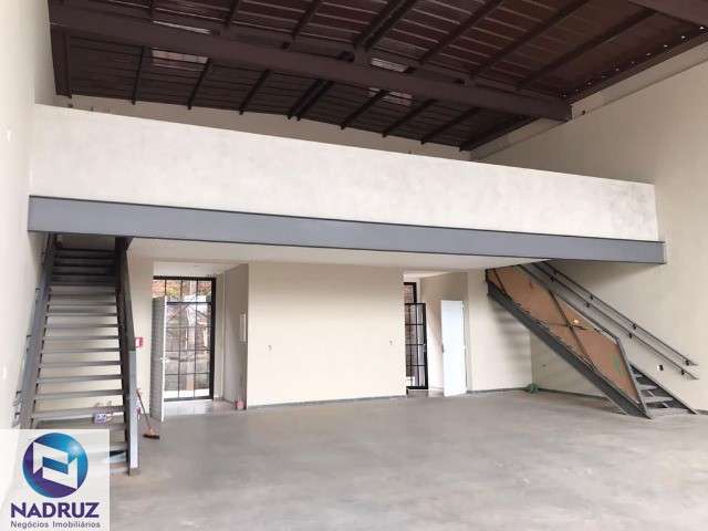 Salão Comercial para Locação no Centro de São José do Rio Preto-SP: 2 Salas, 4 Banheiros, 260m² de Área!