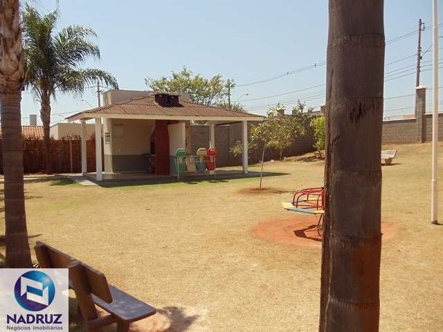 Casa, condomínio fechado, venda, parque da liberdade, sala, cozinha, 02 dormitórios, 01 banheiro, garagem, playground, salão de festas, churrasqueira.