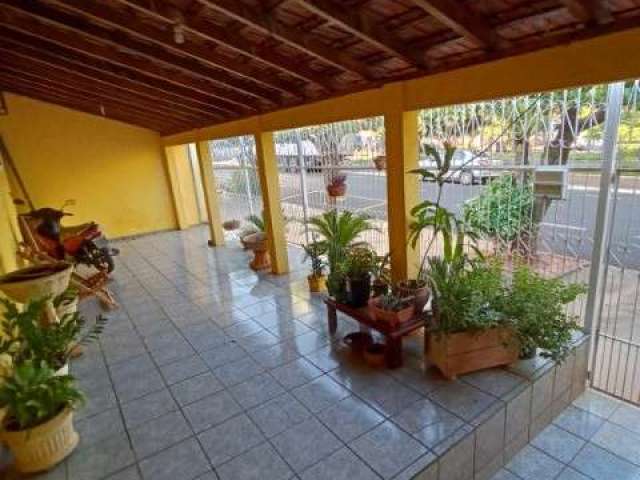 Imperdível casa à venda em São José do Rio Preto-SP, Vila São Judas Tadeu: 3 quartos, 1 suíte, 1 sala, 3 banheiros, 1 vaga, 230m².