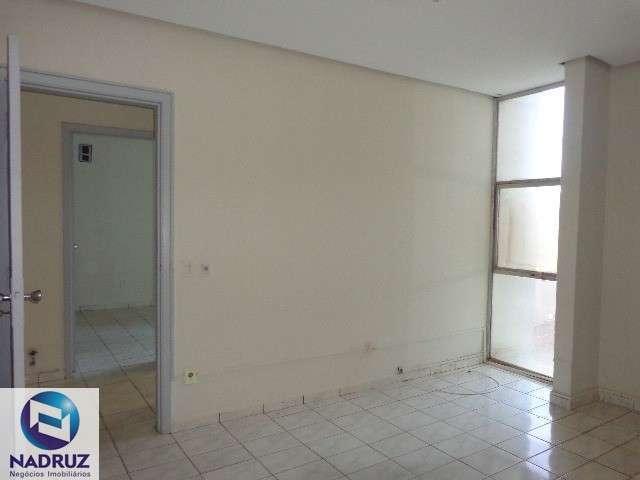 Locação de Sala Comercial em Condomínio no Centro de São José do Rio Preto-SP: 2 Salas, 1 Banheiro, 50m².
