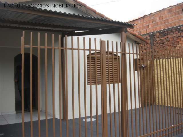 Imperdível oportunidade de compra: Casa à venda em São José do Rio Preto-SP, Solo Sagrado, com 2 quartos, 1 sala, 1 banheiro e 1 vaga de garagem!