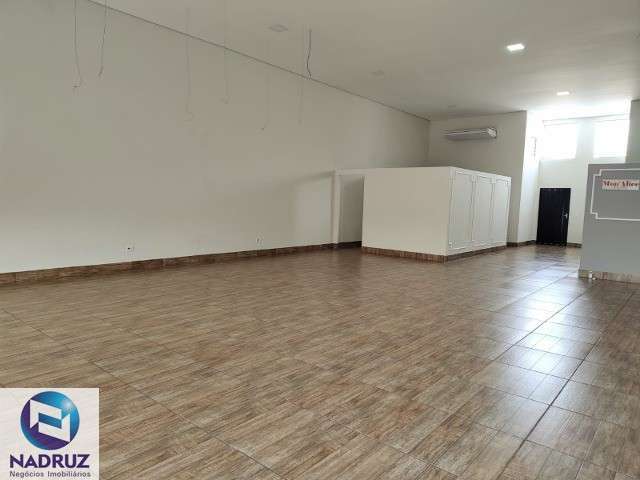 Salão Comercial de Alto Padrão na Vila Ercília, São José do Rio Preto-SP: 1 Sala, 4 Banheiros, 237m² - Venda ou Locação!