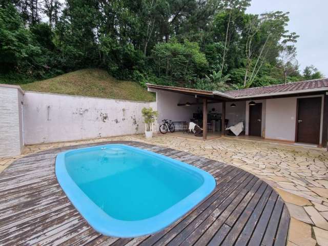 Casa com 3 quartos à venda no Margem Esquerda, Gaspar , 230 m2 por R$ 750.000