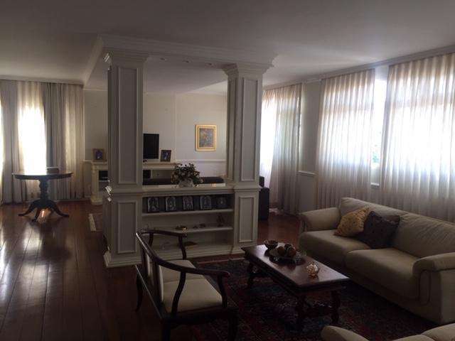 Apartamento com 4 dormitórios à venda, 262 m² por R$ 600.000,00 - Centro - Uberaba/MG