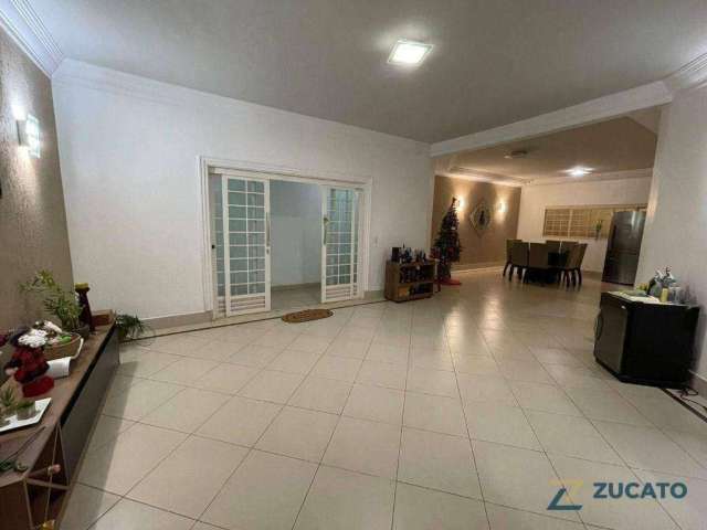 Casa com 4 dormitórios, sendo 2 suítes à venda, 285 m² por R$ 990.000 - Jardim do Lago - Uberaba/MG