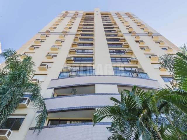 Apartamento com 3 quartos à venda na Avenida Grécia, 1100, Passo da Areia, Porto Alegre por R$ 780.000