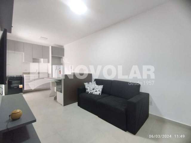 Apartamento na Vila Gustavo, Decorado e com 2 dormitórios, quintal